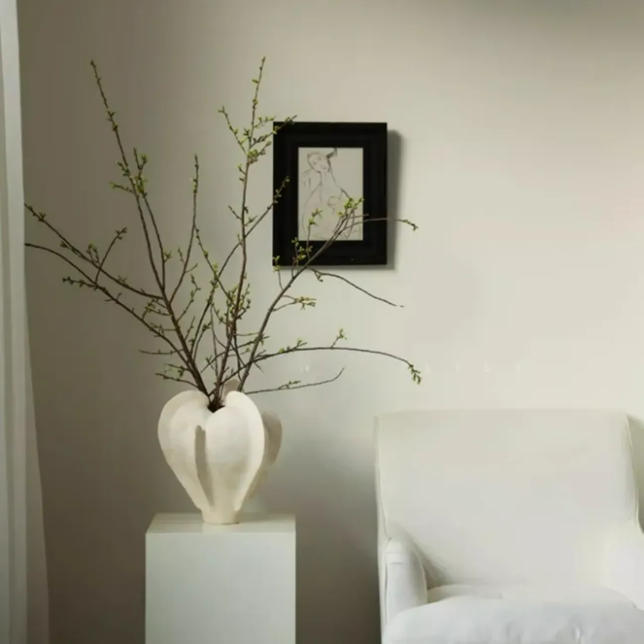 Оригинальная ваза White Lily от LaLume из керамики VZ40279-32 Оригинальная ваза White Lily от LaLume из керамики VZ40279-32