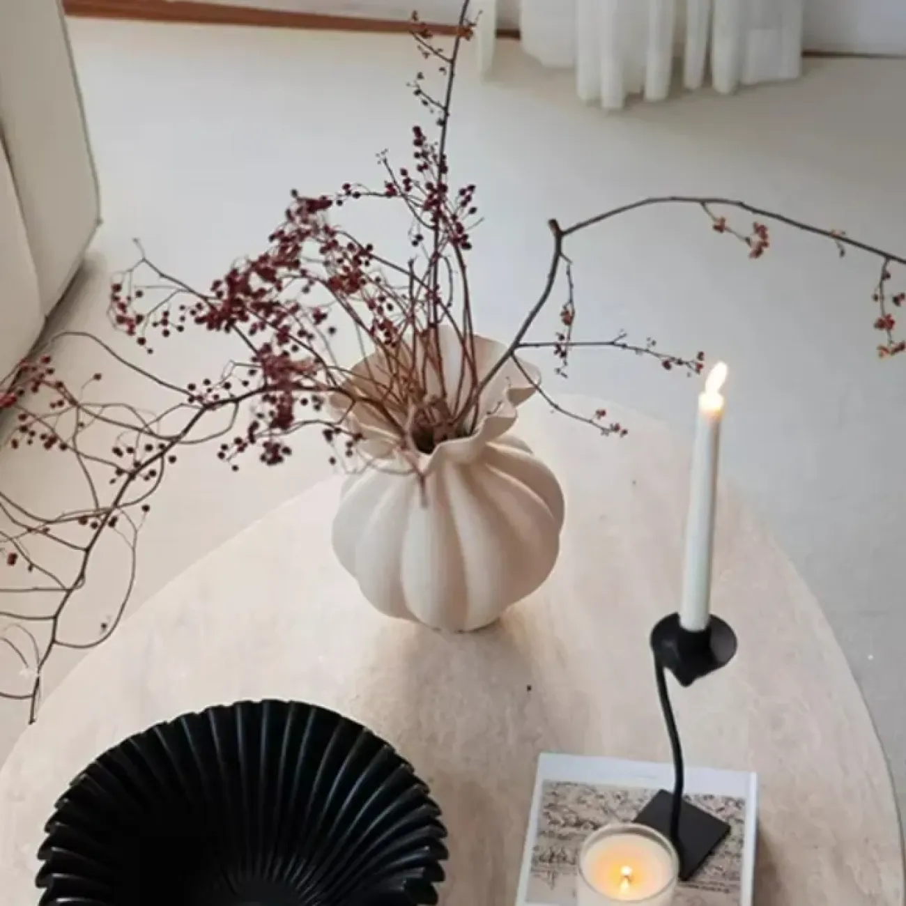  Роскошная ваза White Lily от LaLume из смолы VZ40280-32