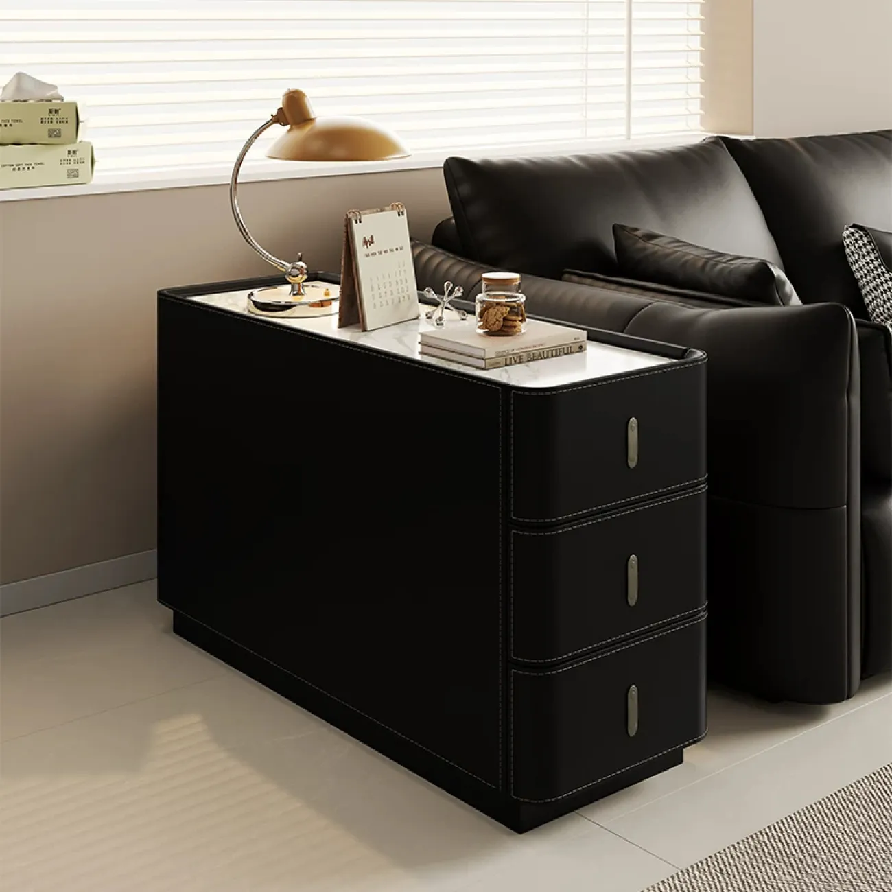 Удобный боковой комод Carat с кожаной обивкой KD40287-32