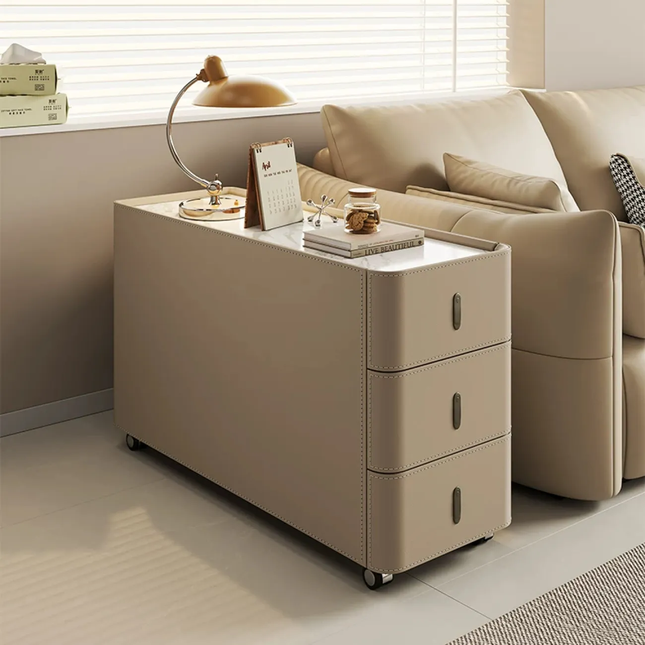 Удобный боковой комод Carat с кожаной обивкой KD40287-32