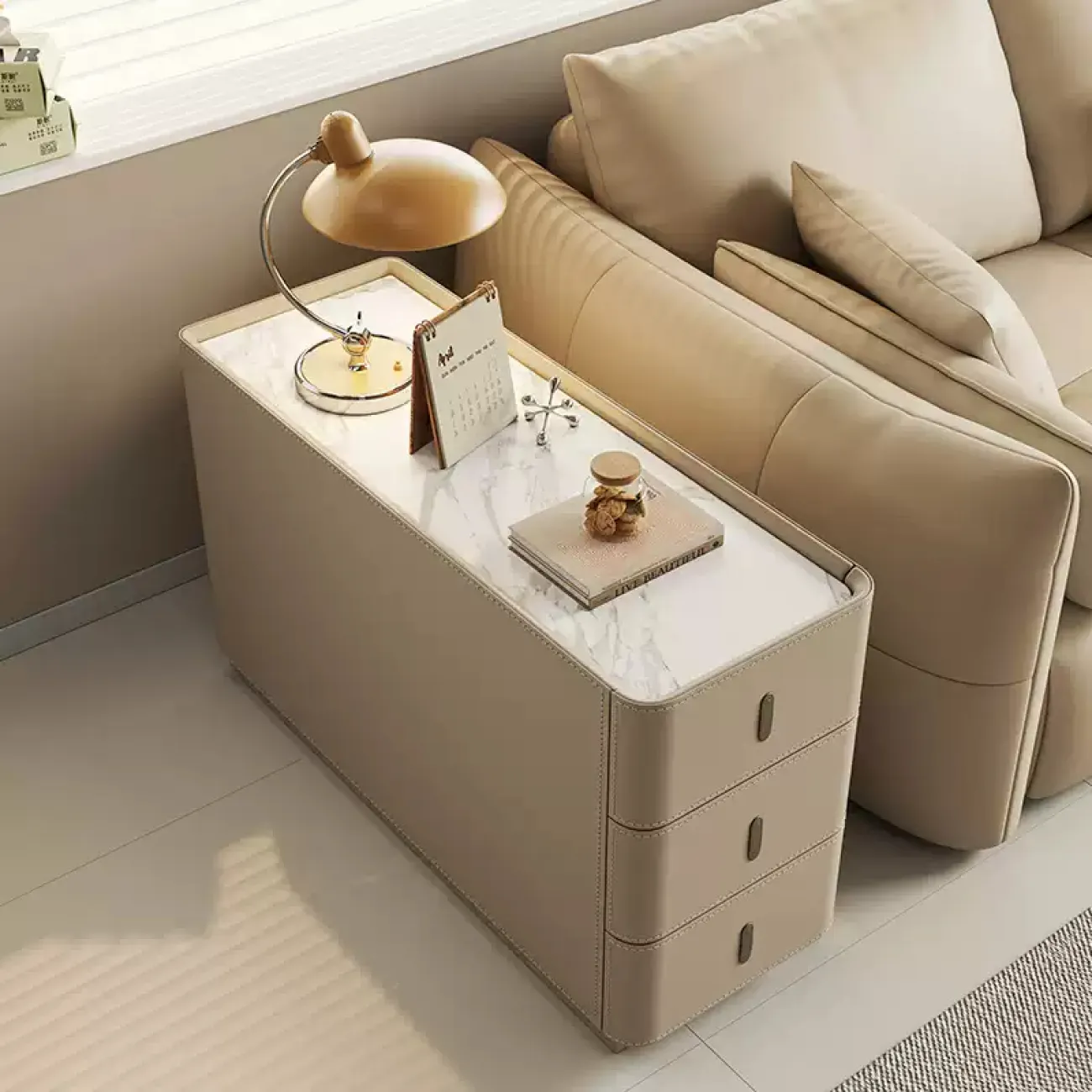 Удобный боковой комод Carat с кожаной обивкой KD40288-32