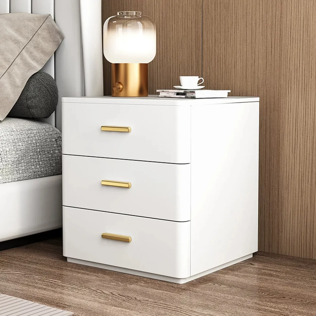 Классическая прикроватная тумба Carat от LaLume с обивкой из кожи KD40292-32 Классическая прикроватная тумба Carat от LaLume с обивкой из кожи KD40292-32