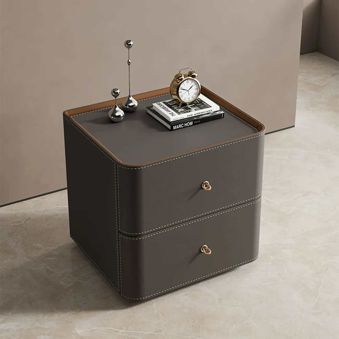 Классическая прикроватная тумба Carat с кожаной обивкой KD40300-32 Классическая прикроватная тумба Carat с кожаной обивкой KD40300-32