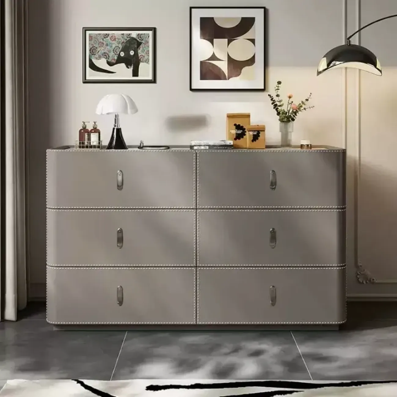 Классический комод Carat с кожаной обивкой KD40302-32