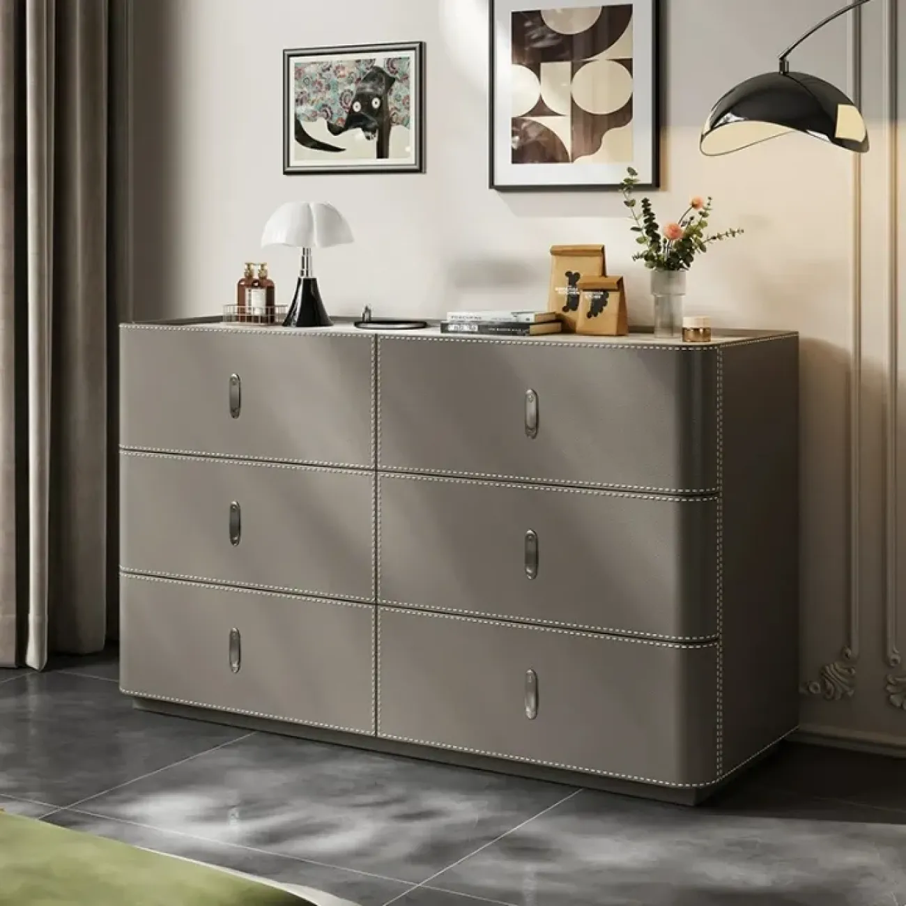 Классический комод Carat с кожаной обивкой KD40302-32