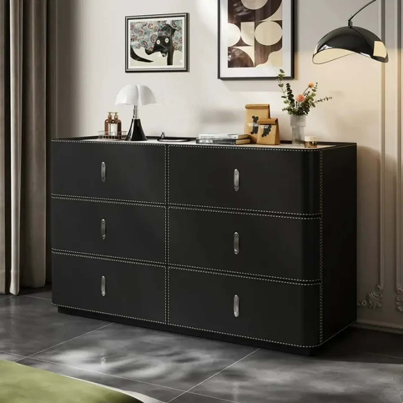 Классический комод Carat с кожаной обивкой KD40302-32