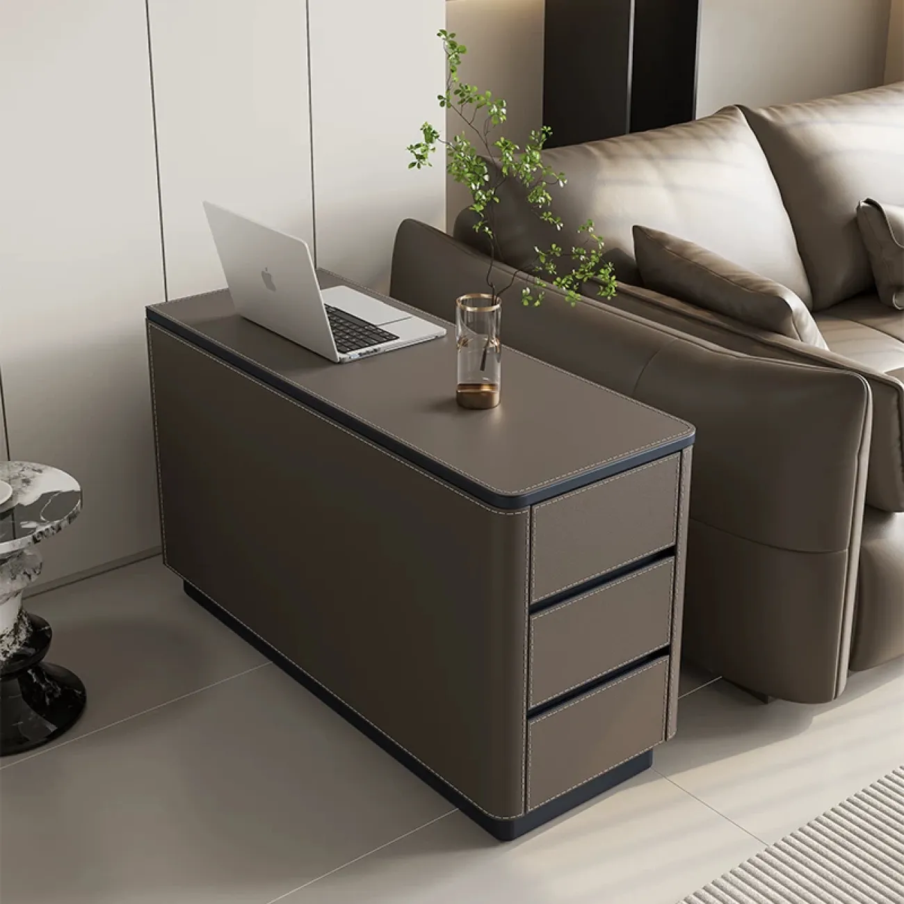 Удобный боковой комод Carat с кожаной обивкой KD40306-32