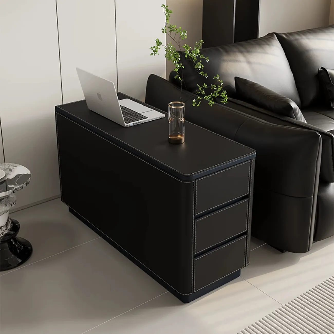 Удобный боковой комод Carat с кожаной обивкой KD40305-32