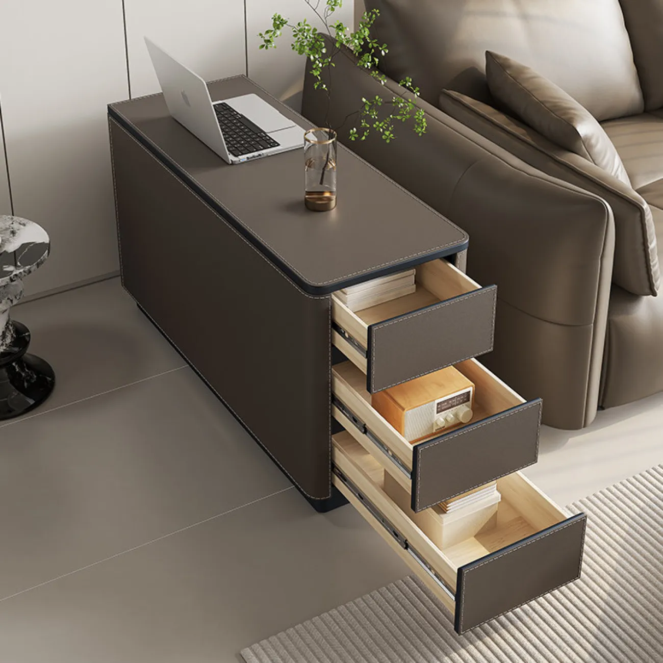 Удобный боковой комод Carat с кожаной обивкой KD40306-32