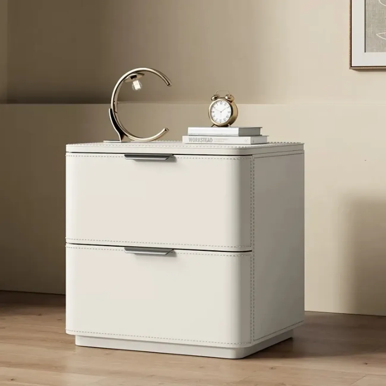 Классическая прикроватная тумба Carat с кожаной обивкой KD40314-32