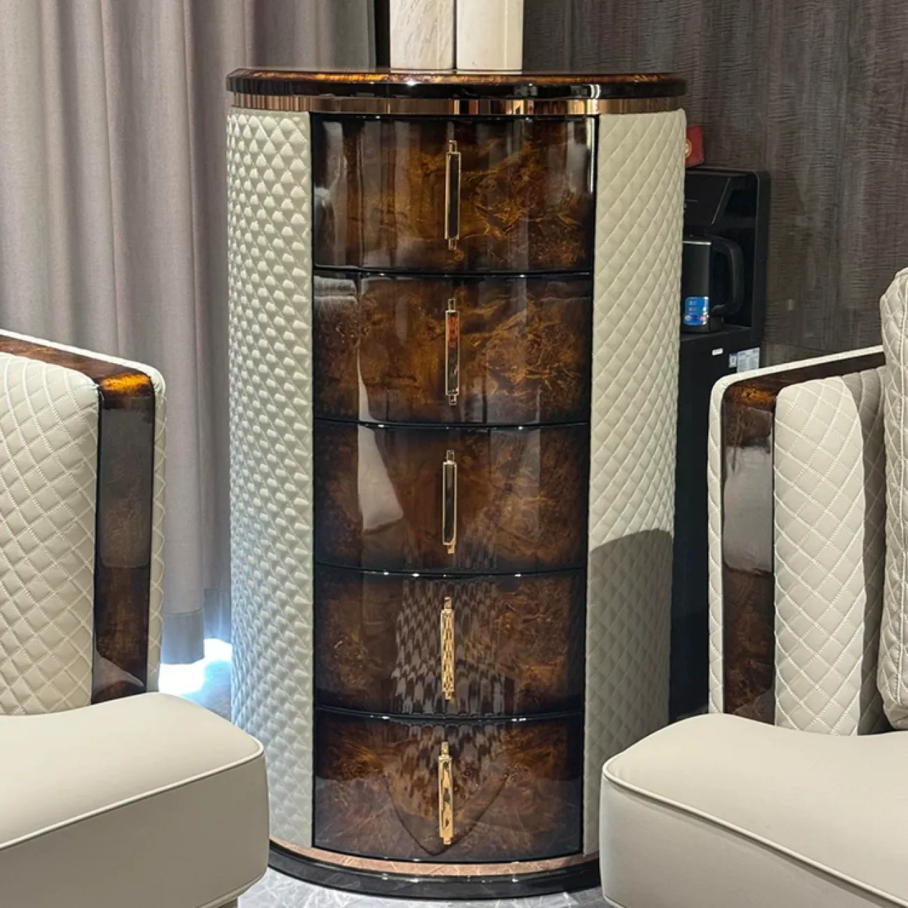 Классическая прикроватная тумба Carat из древесины бука KD40316-32