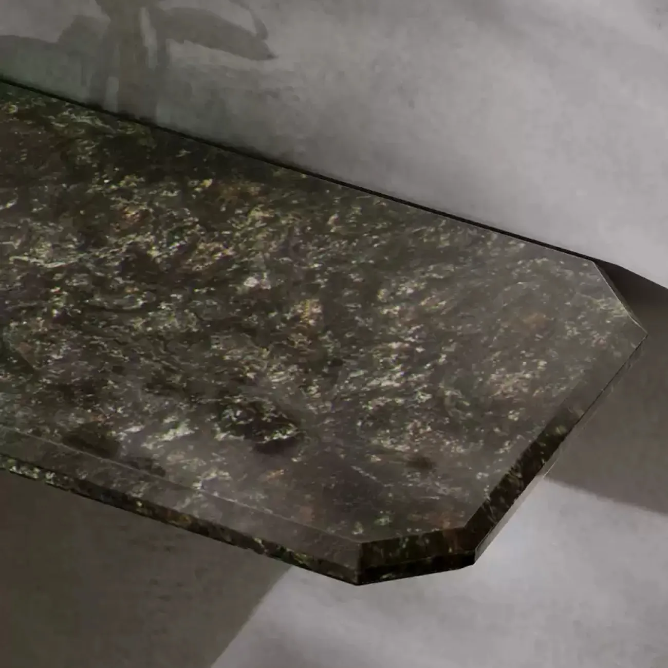 Элегантный пристенный столик Dazoo от LaLume с мраморной столешницей PS40327-32