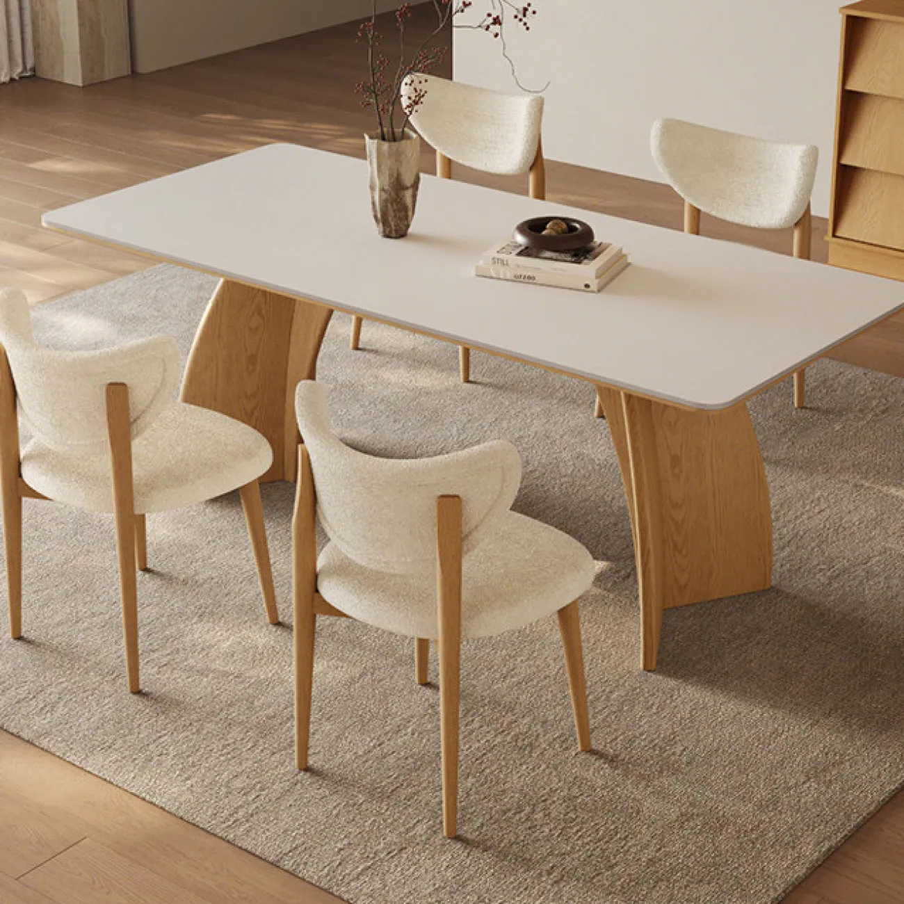 Элегантный обеденный стол Auguste от LaLume с каменной столешницей OS40333-32