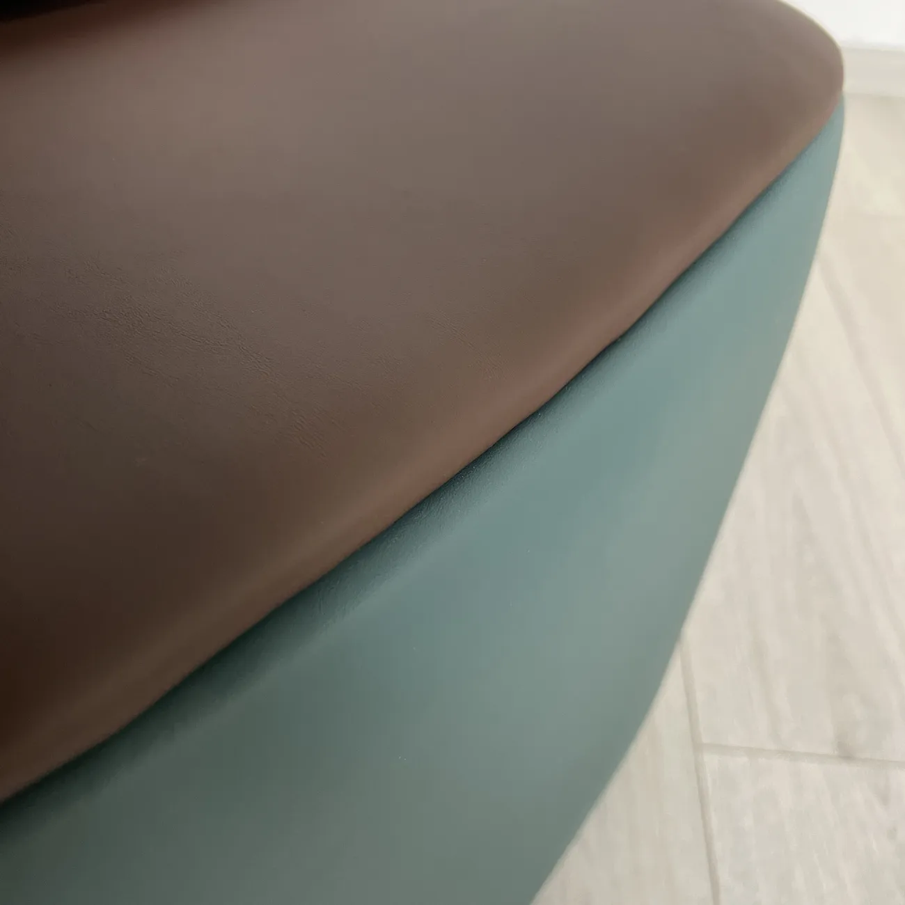 Удобный кожаный переносной стул LaLume MB21046-23 Удобный кожаный переносной стул LaLume MB21046-23