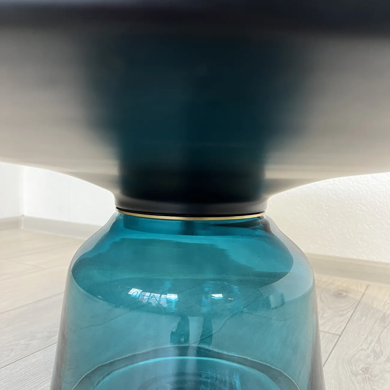 Дизайнерский журнальный столик LaLume-AP00230