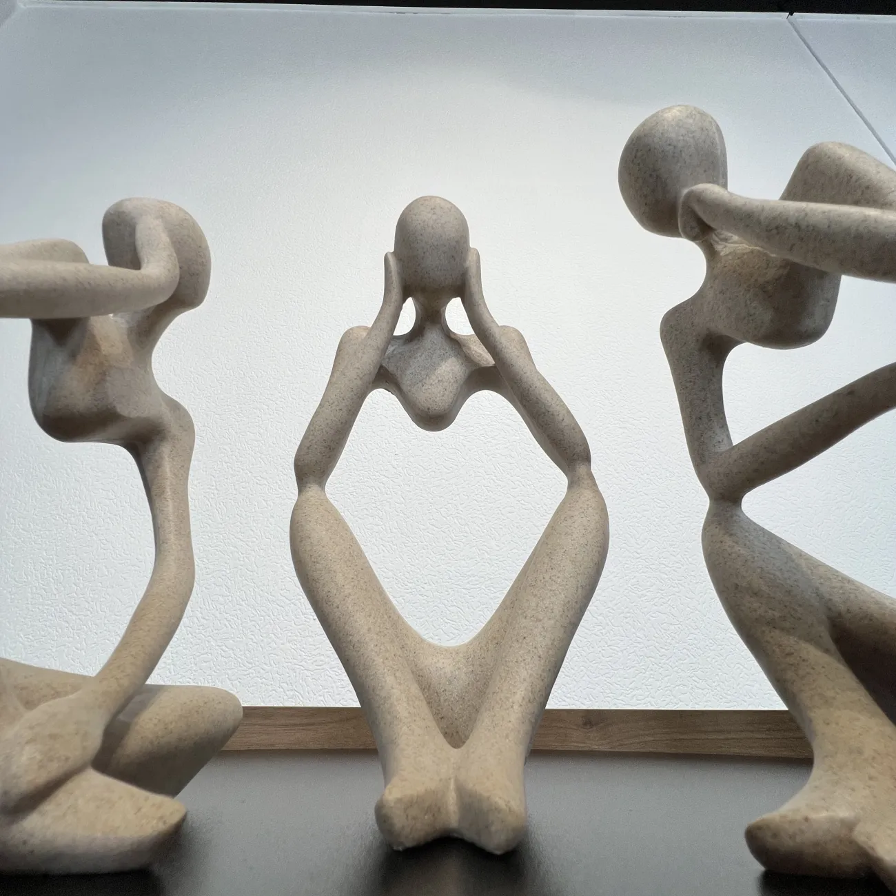 Статуэтка мыслителя в стиле минимализм LaLume DK21029-23