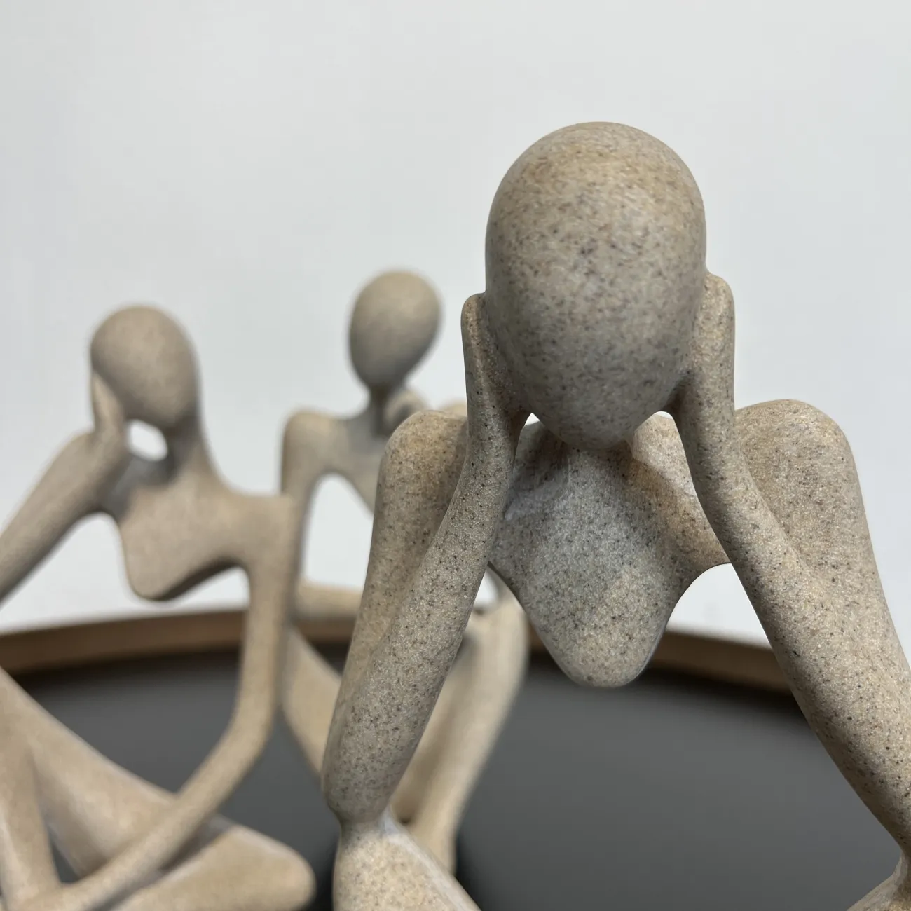 Статуэтка мыслителя в стиле минимализм LaLume DK21029-23