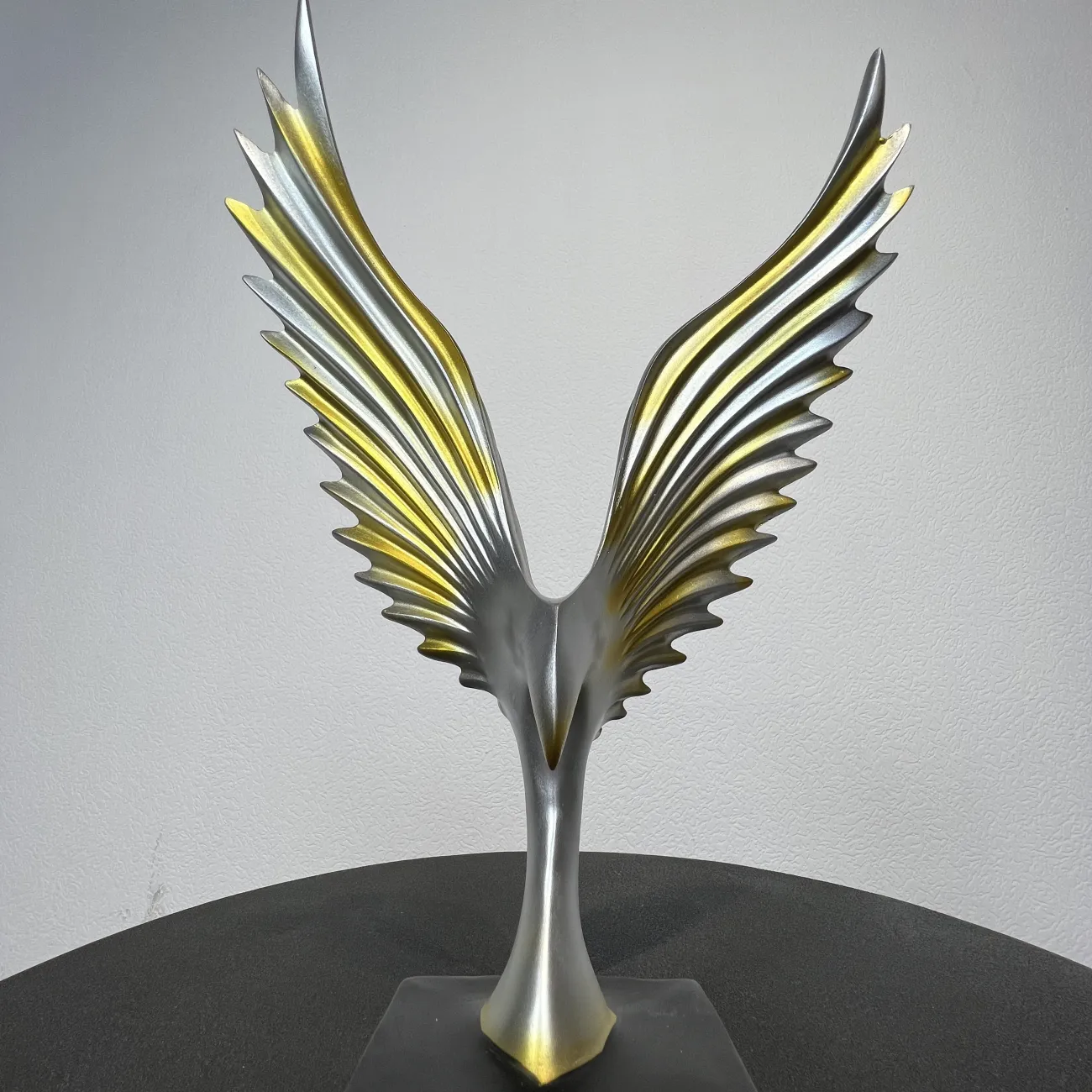 Дизайнерская статуэтка расправленные крылья в скандинавском стиле