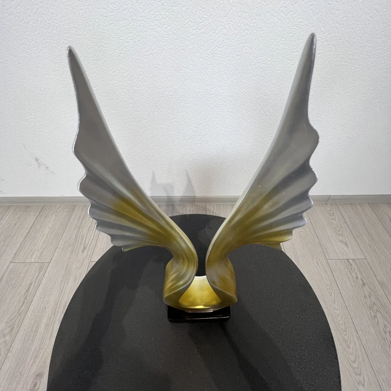 Дизайнерская статуэтка расправленные крылья в скандинавском стиле