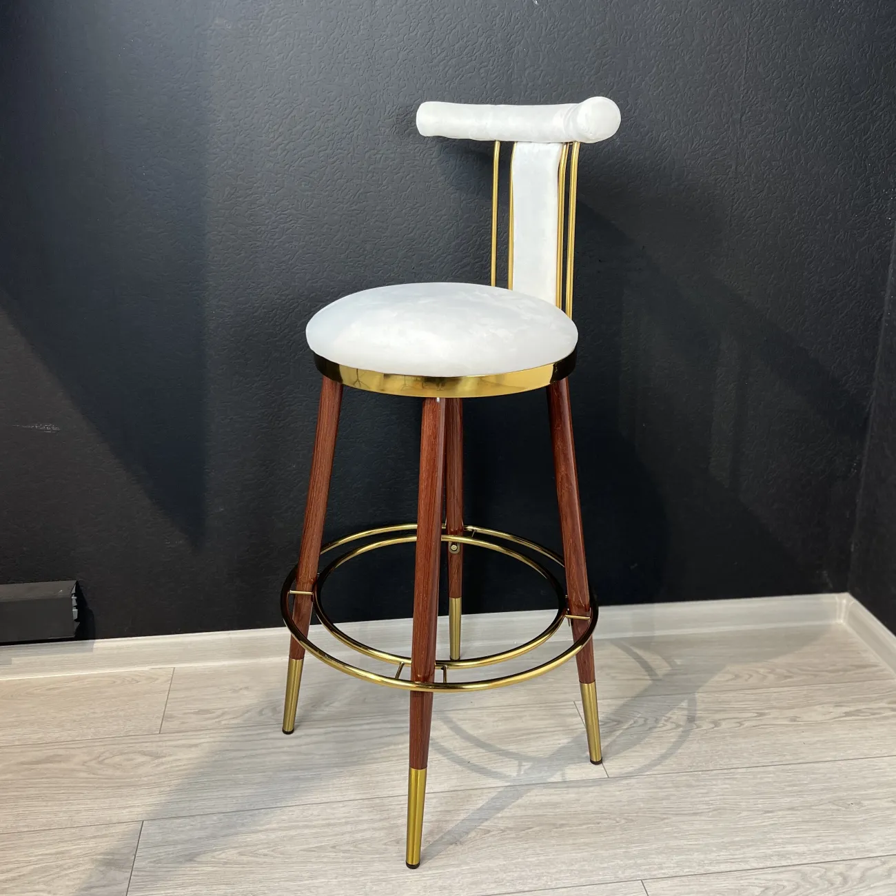 Барный стул Kelly Bar Stool designed by Kelly Wearstler от LaLume