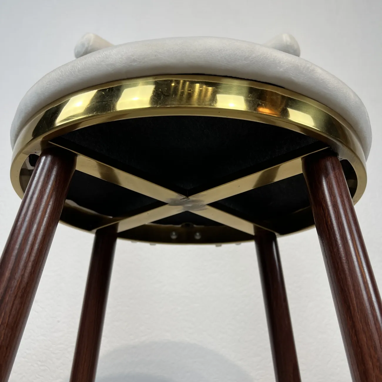 Барный стул Kelly Bar Stool designed by Kelly Wearstler от LaLume