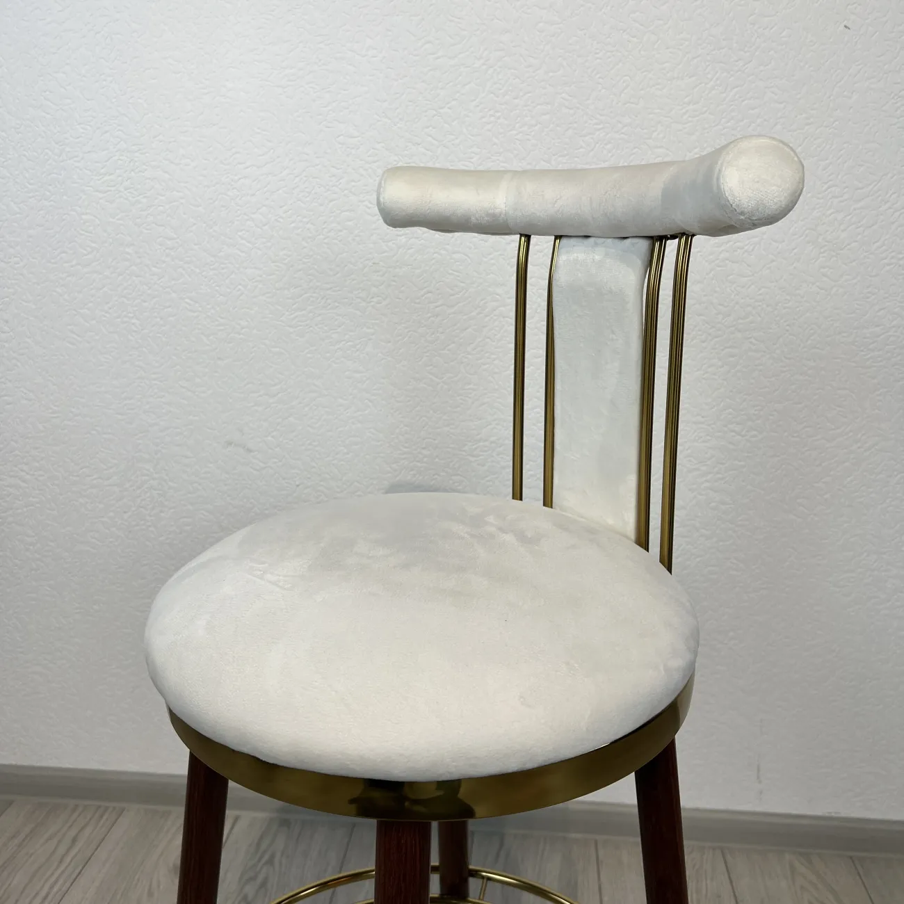 Барный стул Kelly Bar Stool designed by Kelly Wearstler от LaLume