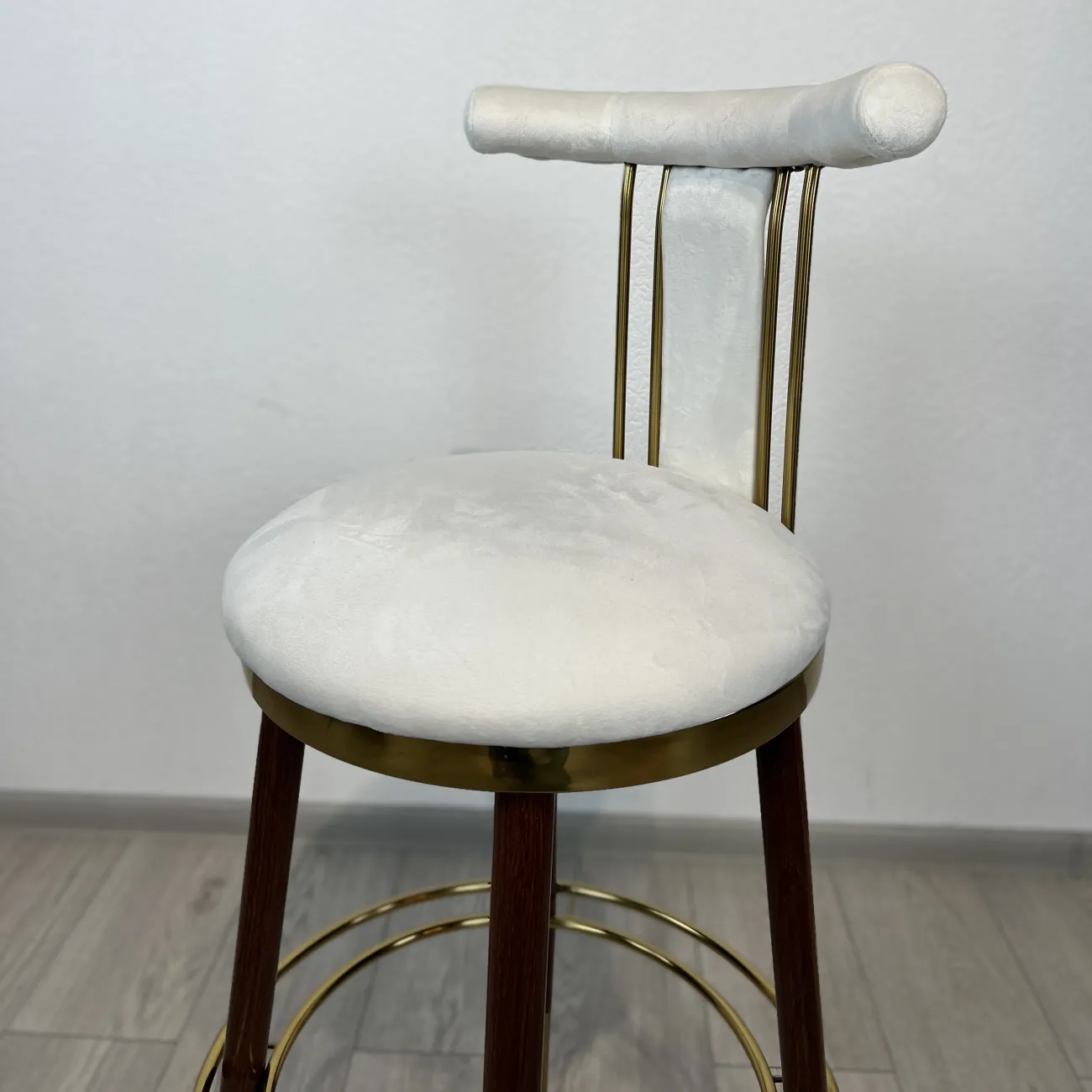 Барный стул Kelly Bar Stool designed by Kelly Wearstler от LaLume