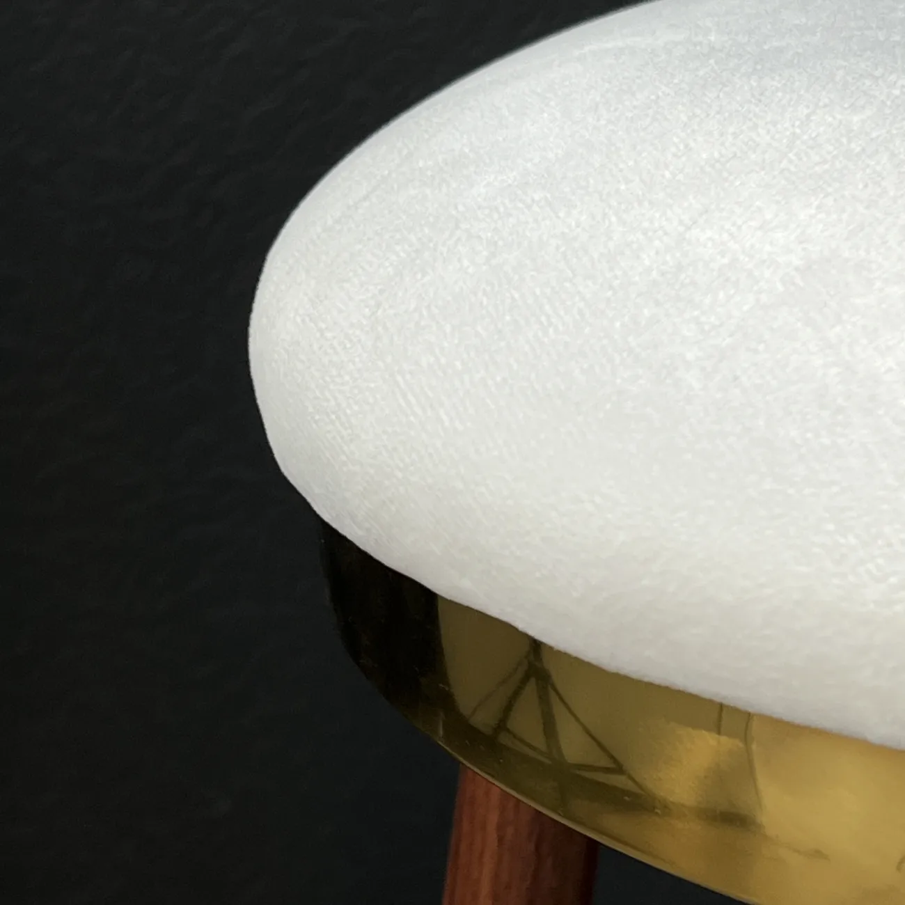 Барный стул Kelly Bar Stool designed by Kelly Wearstler от LaLume