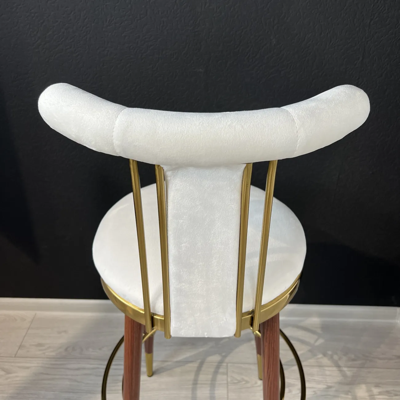 Барный стул Kelly Bar Stool designed by Kelly Wearstler от LaLume