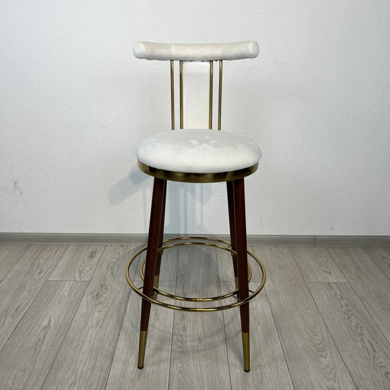 Барный стул Kelly Bar Stool designed by Kelly Wearstler от LaLume