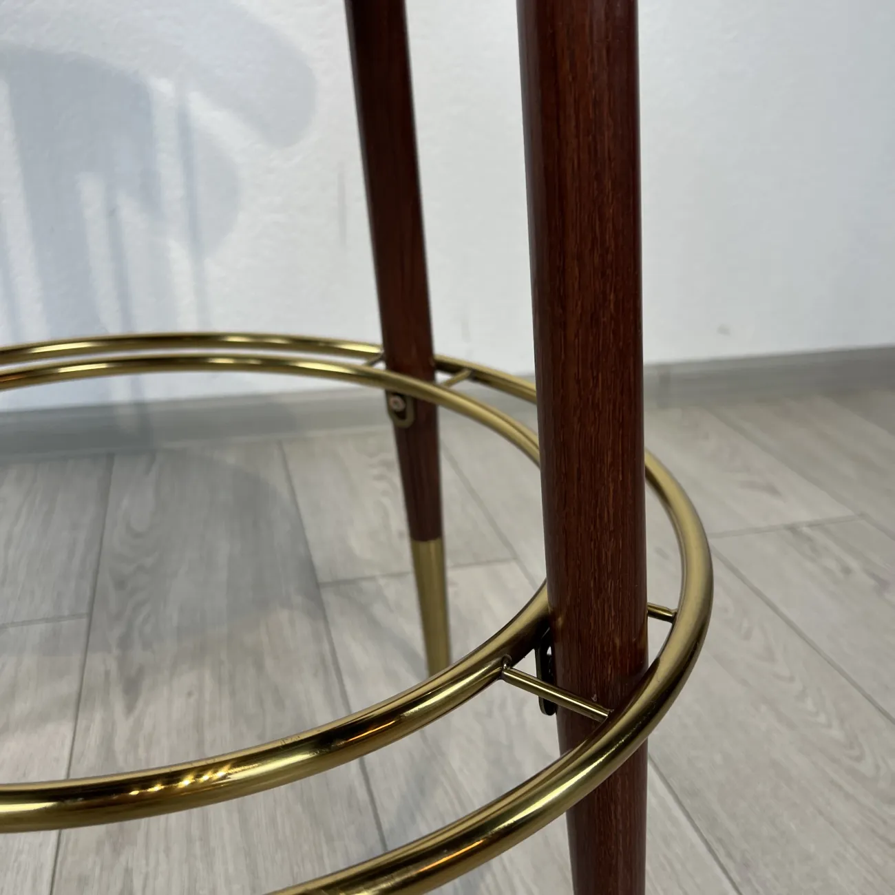 Барный стул Kelly Bar Stool designed by Kelly Wearstler от LaLume Барный стул Kelly Bar Stool designed by Kelly Wearstler от LaLume