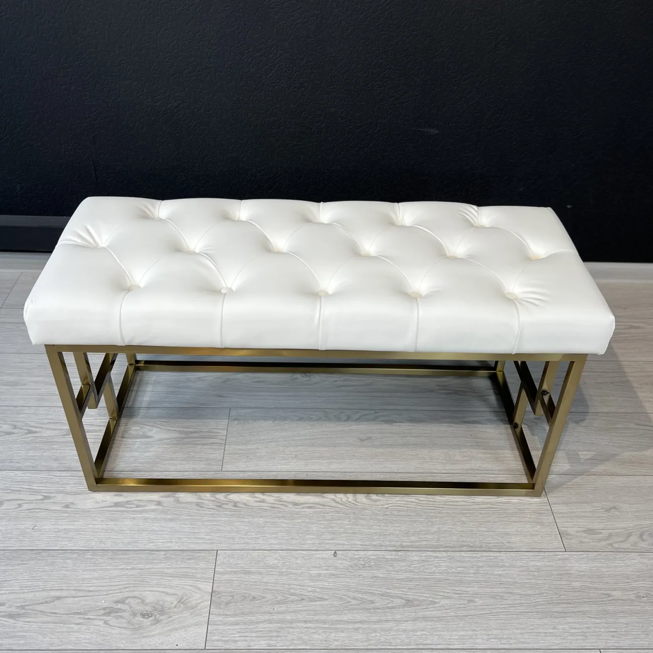 Банкетка молочная из эко-кожи B36811 от LaLume