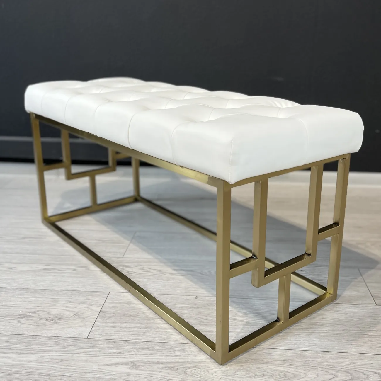 Банкетка молочная из эко-кожи B36811 от LaLume