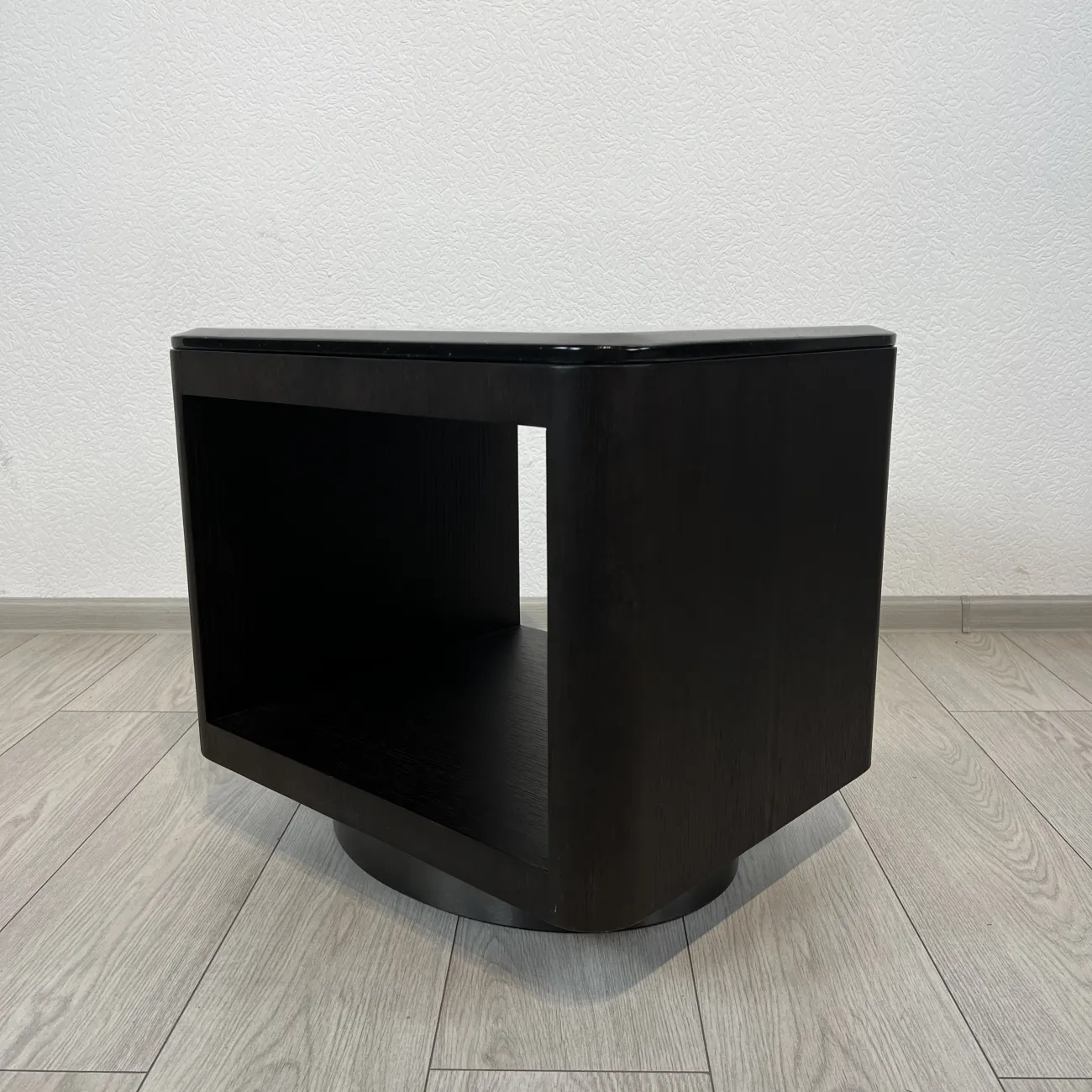 Дизайнерская прикроватная тумба без ящиков LaLume-TT00118 Дизайнерская прикроватная тумба без ящиков LaLume-TT00118