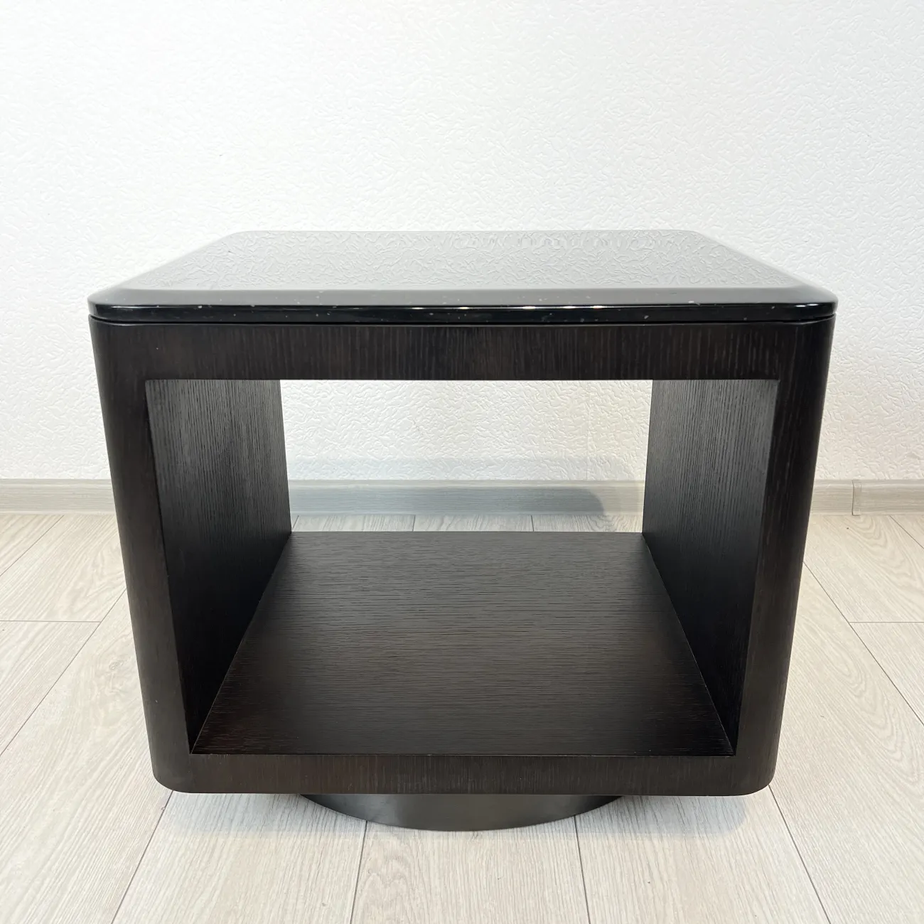 Дизайнерская прикроватная тумба без ящиков LaLume-TT00118 Дизайнерская прикроватная тумба без ящиков LaLume-TT00118