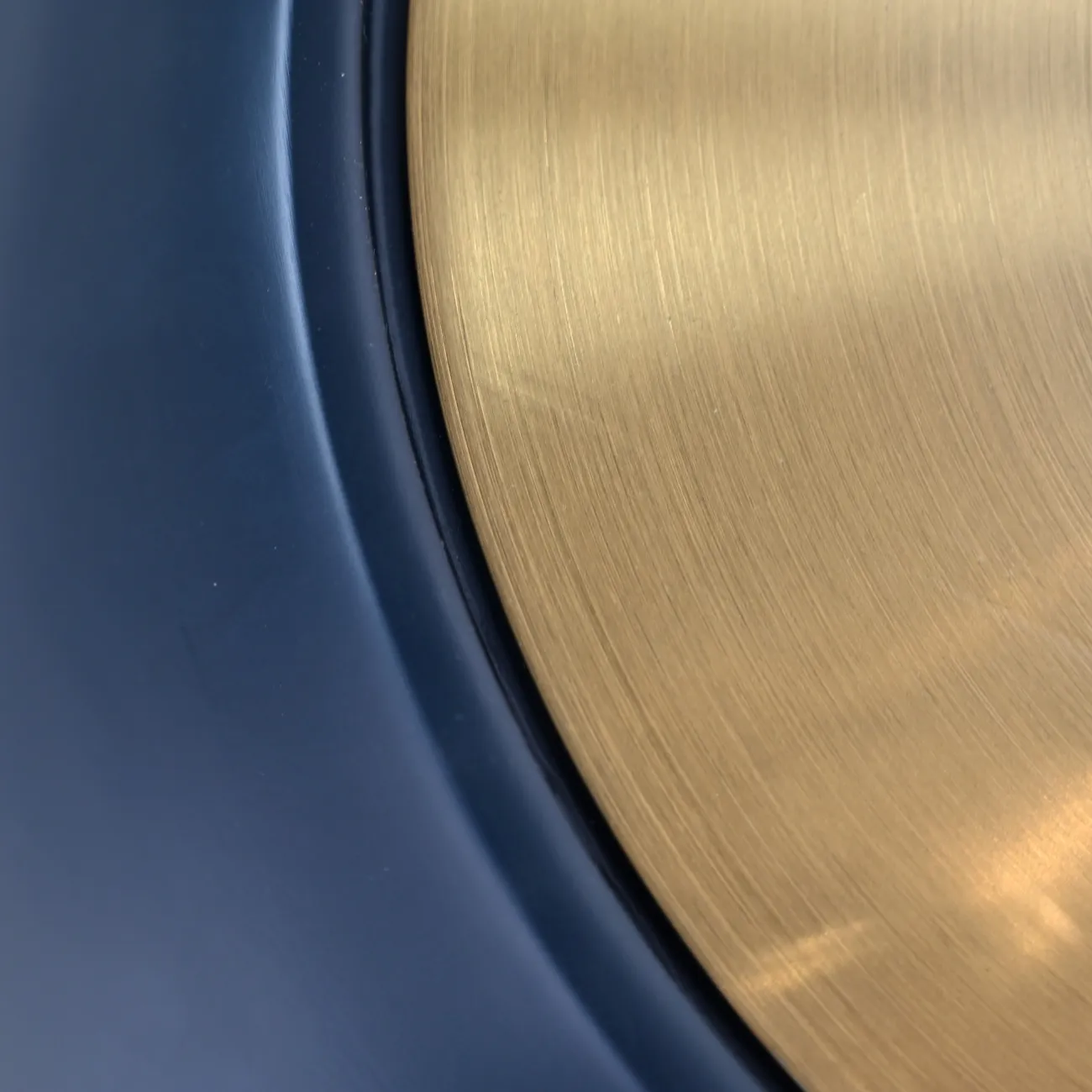 Дизайнерский журнальный столик - LaLume-AP00343