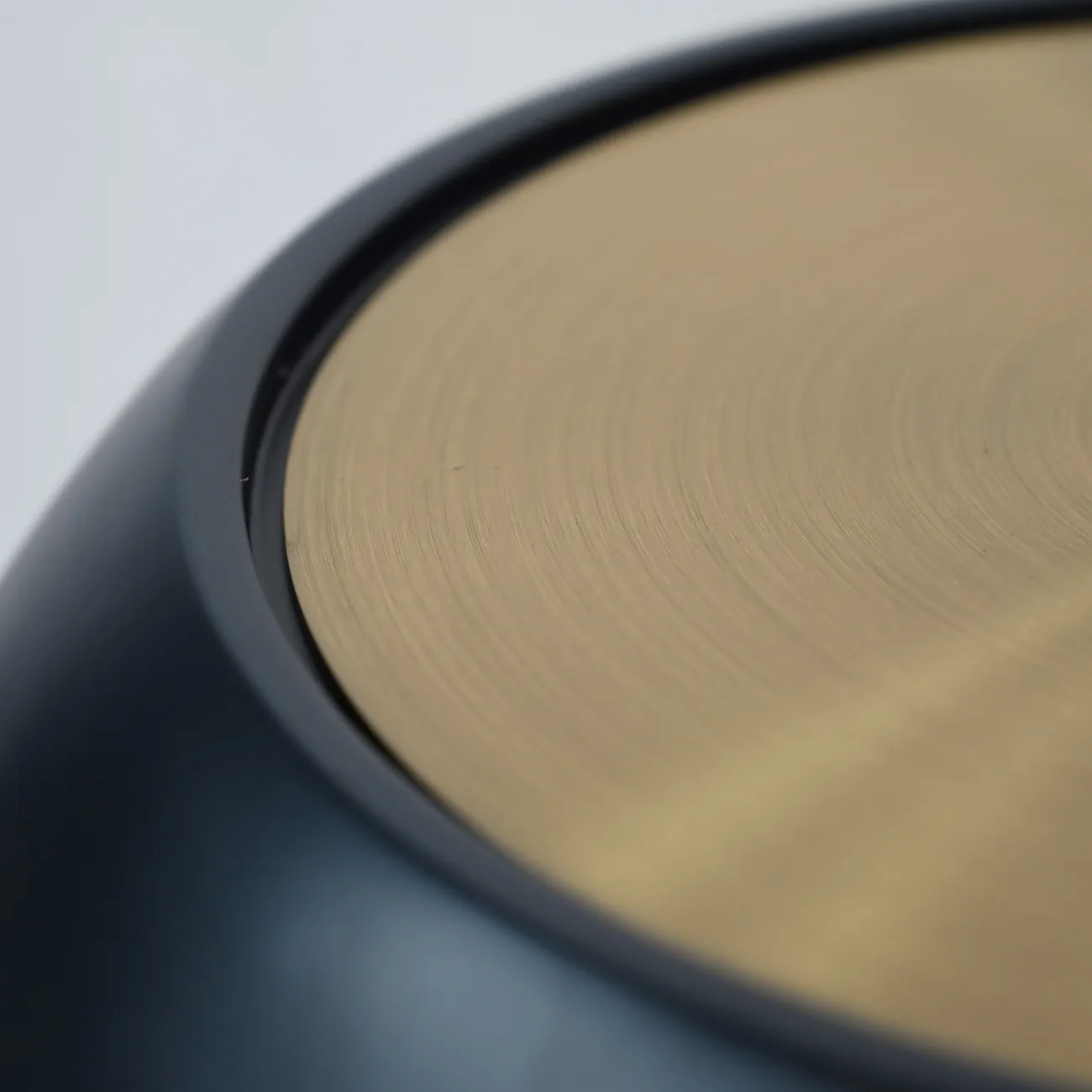 Дизайнерский журнальный столик - LaLume-AP00343