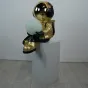 Скульптура астронавт с луной в руках  LaLume DK36807-23