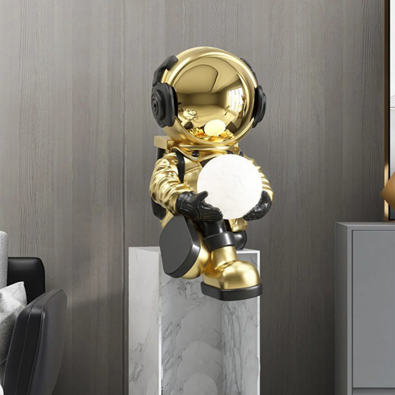 Скульптура астронавт с луной в руках  LaLume DK36807-23