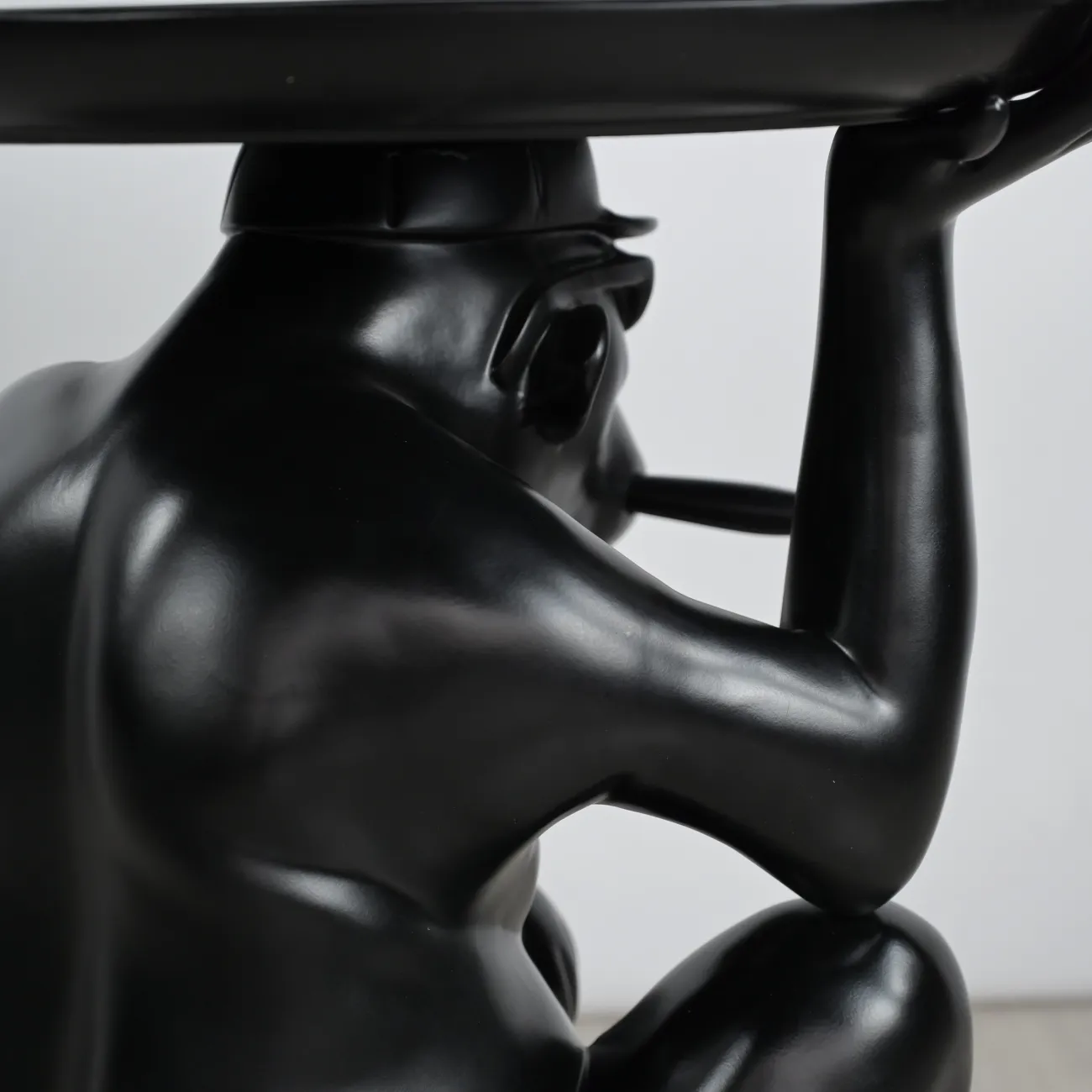 Приставной стол Smoking Chimpanzee от LaLume