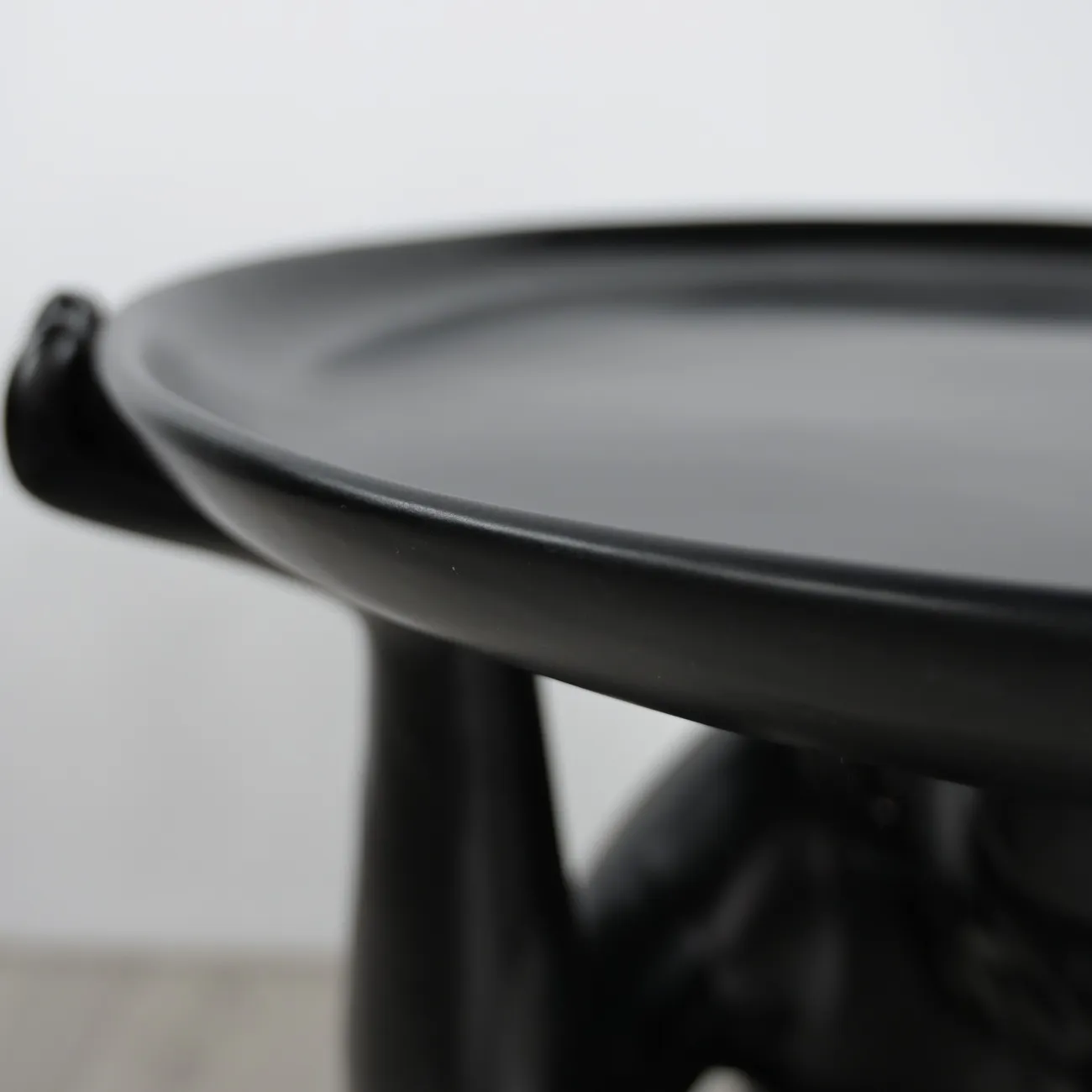 Приставной стол Smoking Chimpanzee от LaLume