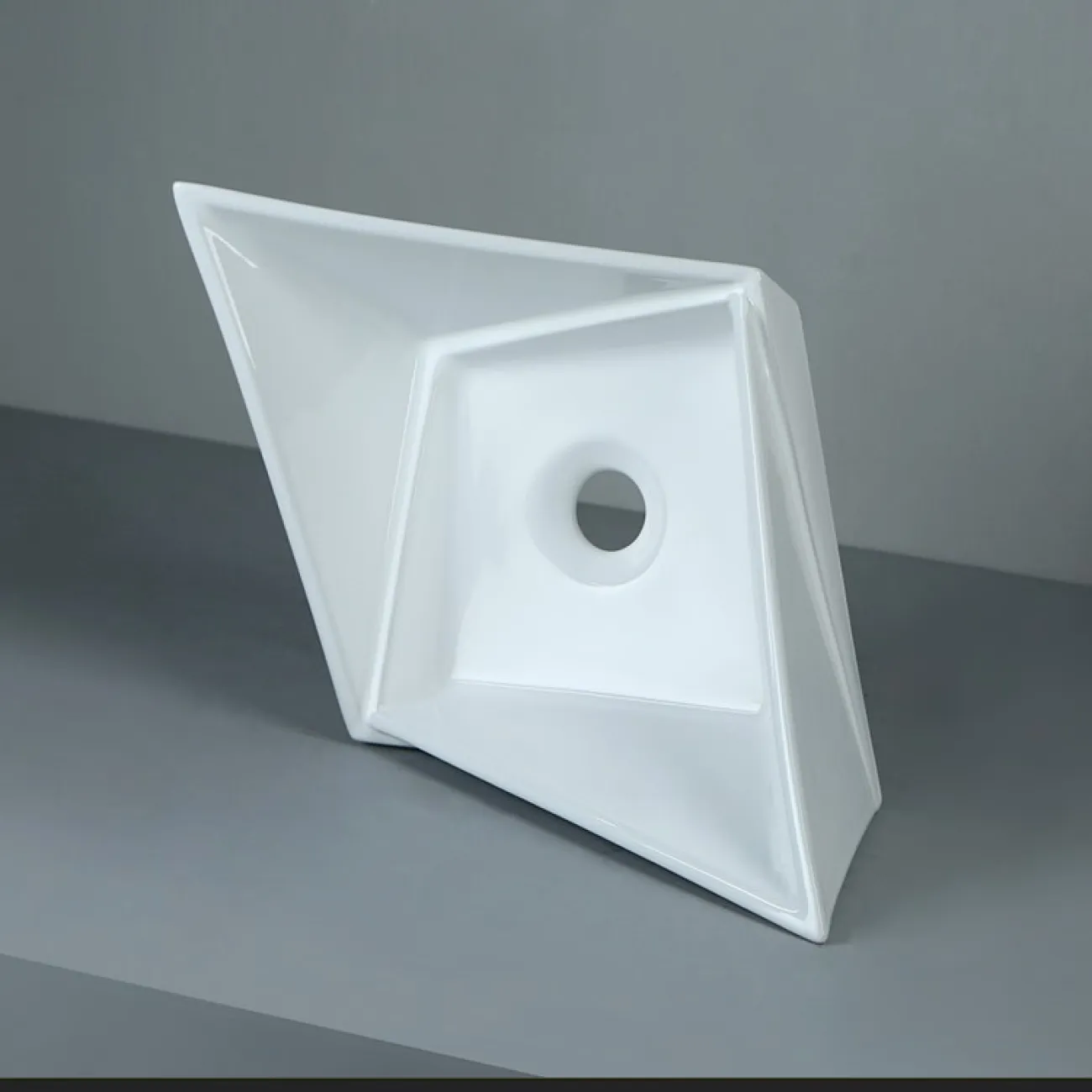 Керамический креативный умывальник  для ванной комнаты LaLume MB20658-23