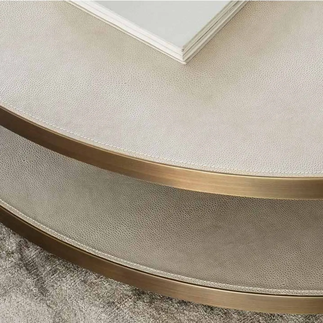 Мраморный журнальный стол для гостиной LaLume MB20690-23 Мраморный журнальный стол для гостиной LaLume MB20690-23