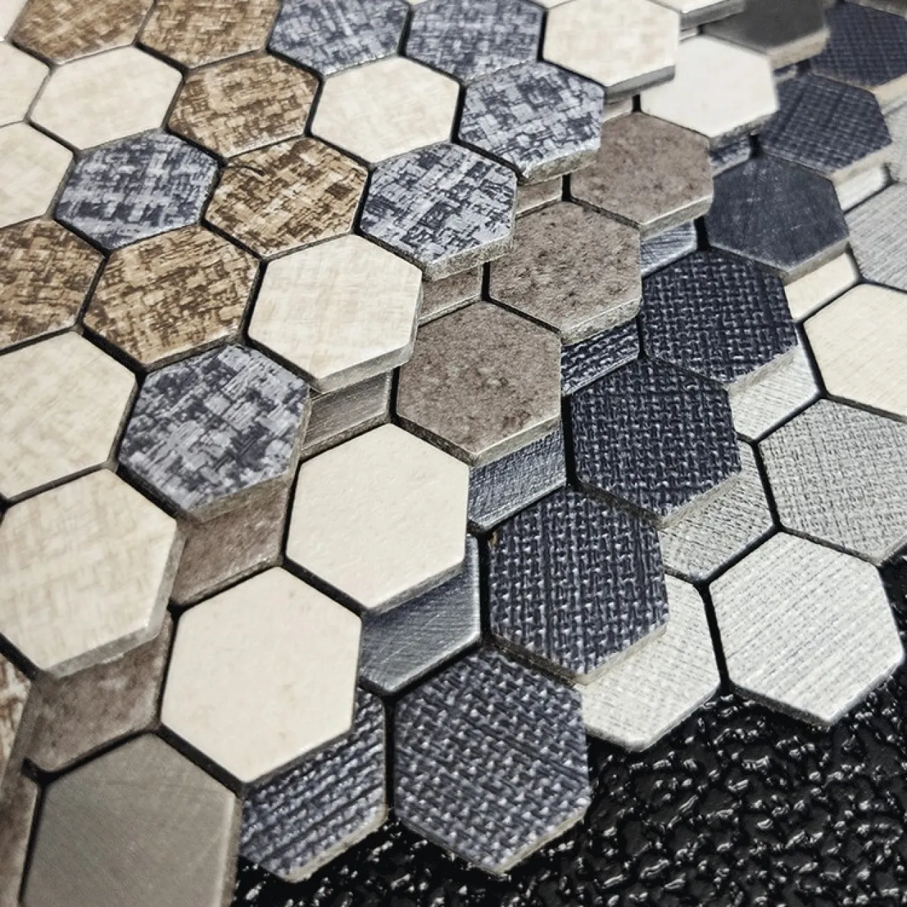 Маленькая шестиугольная 3д плитка в виде мозайки на самоклеящейся основе LaLume MB20835-23