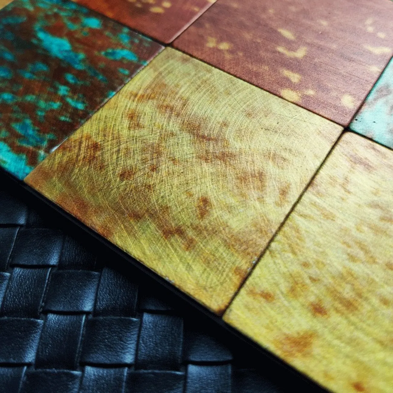 Яркая металлическая 3д плитка на самоклеящейся основе с имитацией ржавчины LaLume MB20836-23