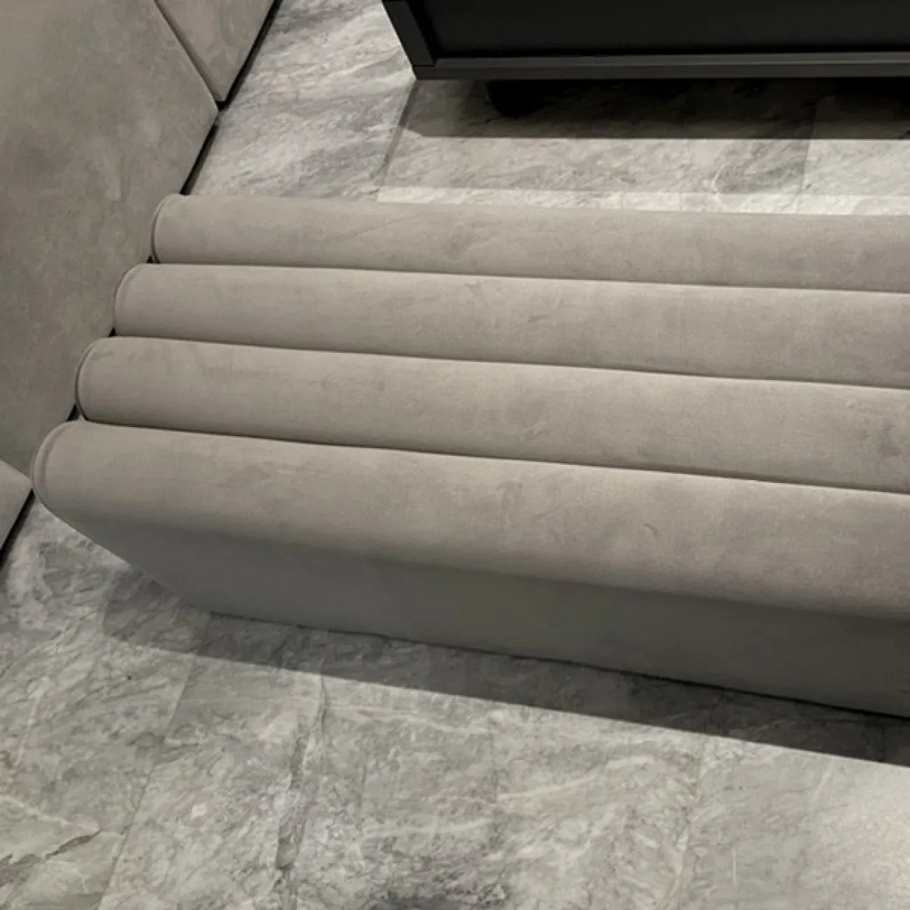 Дизайнерская мягкая банкетка LaLume DK21055-23