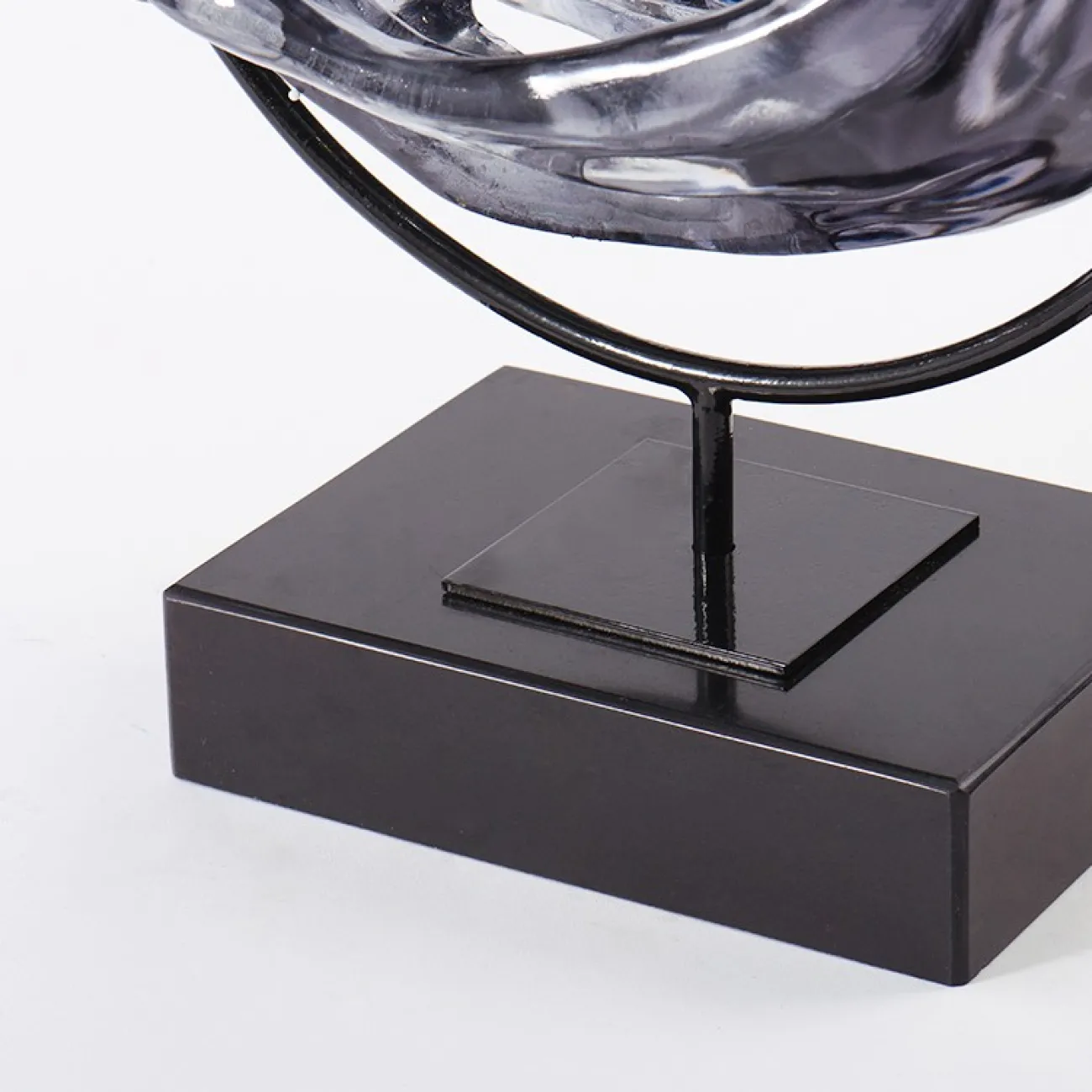 Дизайнерская скульптура в форме волны LaLume DK21057-23