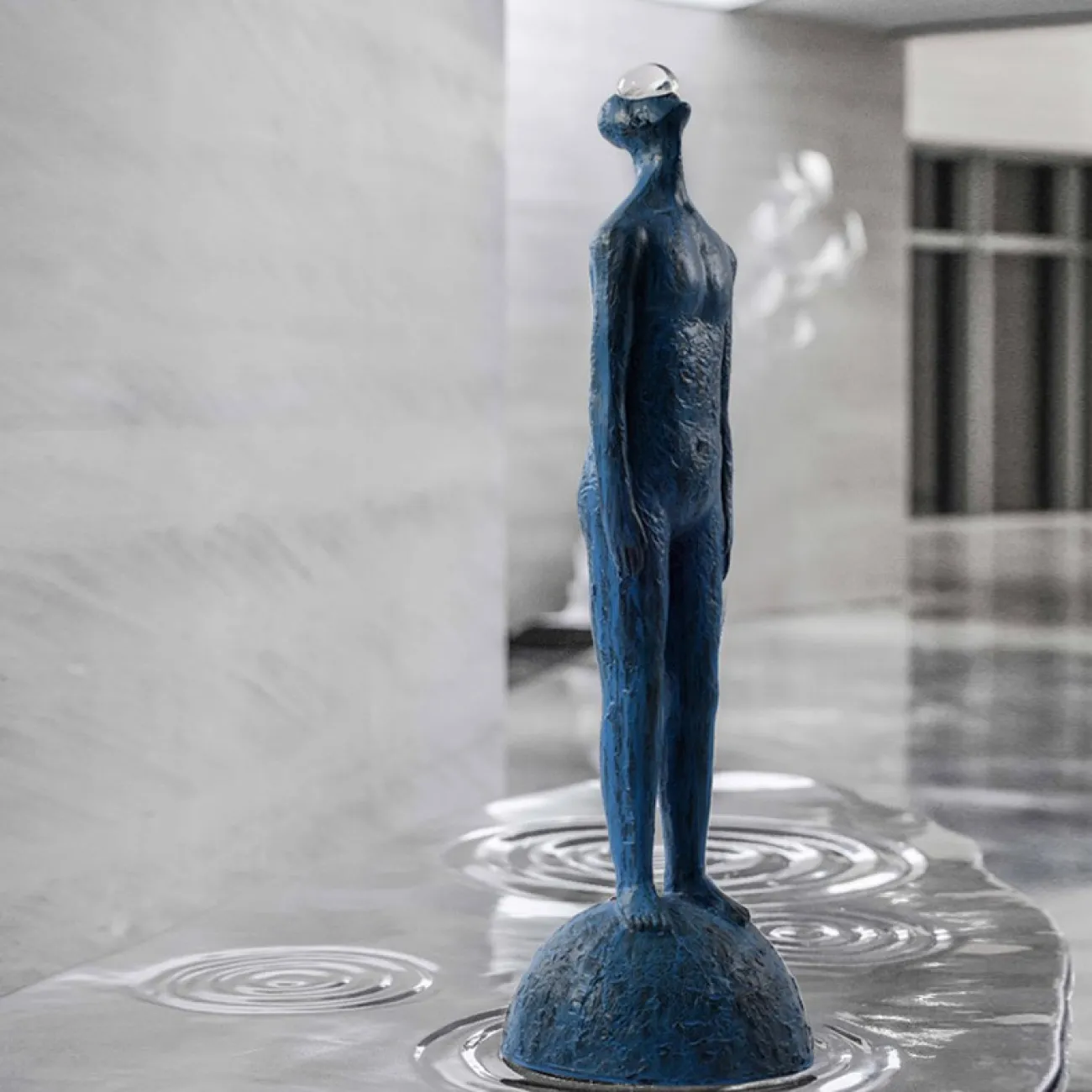 Дизайнерская скульптура в современном стиле LaLume DK21066-23 Дизайнерская скульптура в современном стиле LaLume DK21066-23