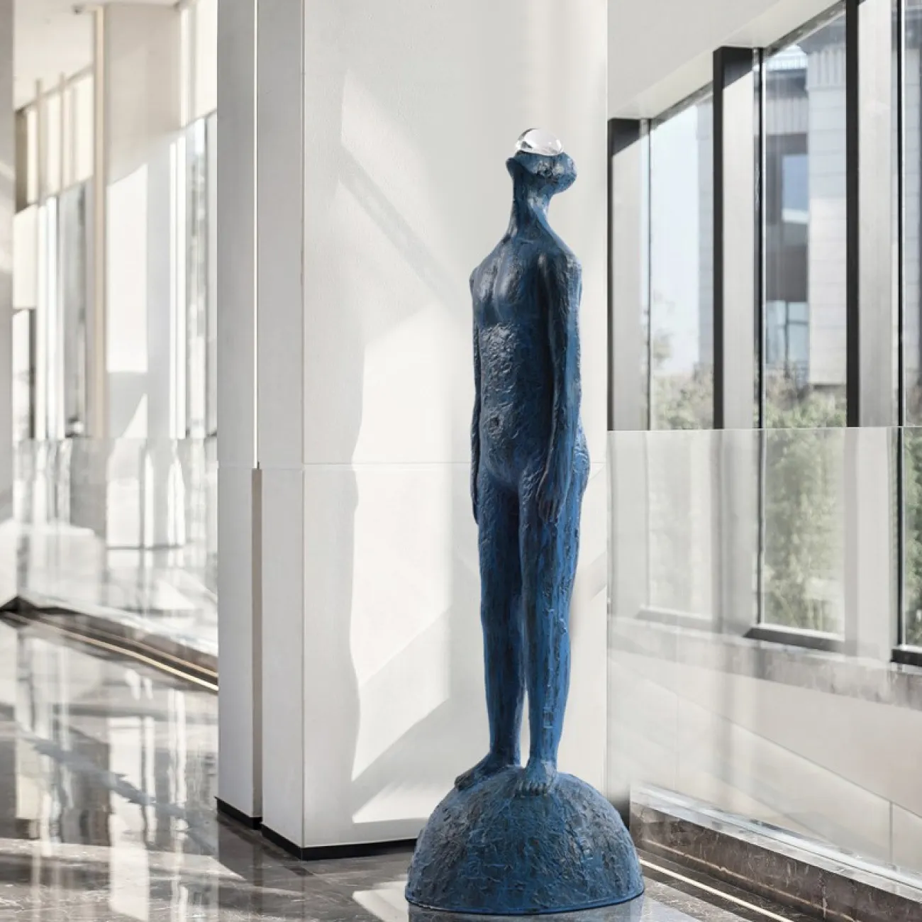 Дизайнерская скульптура в современном стиле LaLume DK21066-23 Дизайнерская скульптура в современном стиле LaLume DK21066-23