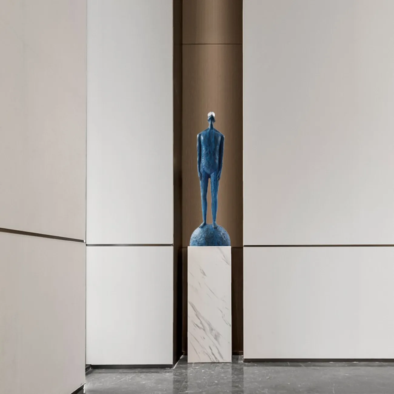 Дизайнерская скульптура в современном стиле LaLume DK21066-23 Дизайнерская скульптура в современном стиле LaLume DK21066-23